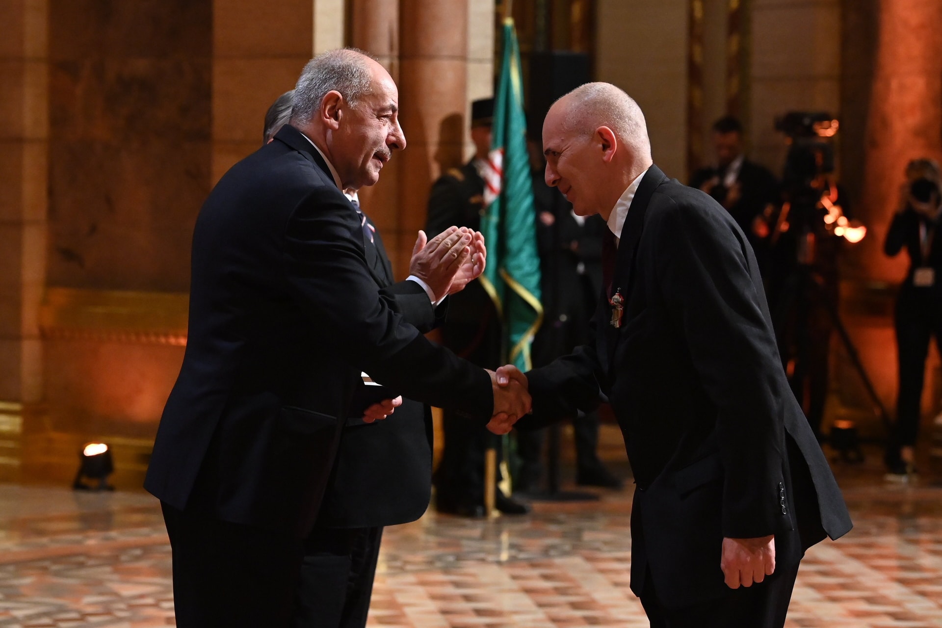 Egy nevezetes regény indította útjára a Széchenyi-díjas történészt - INTERJÚ