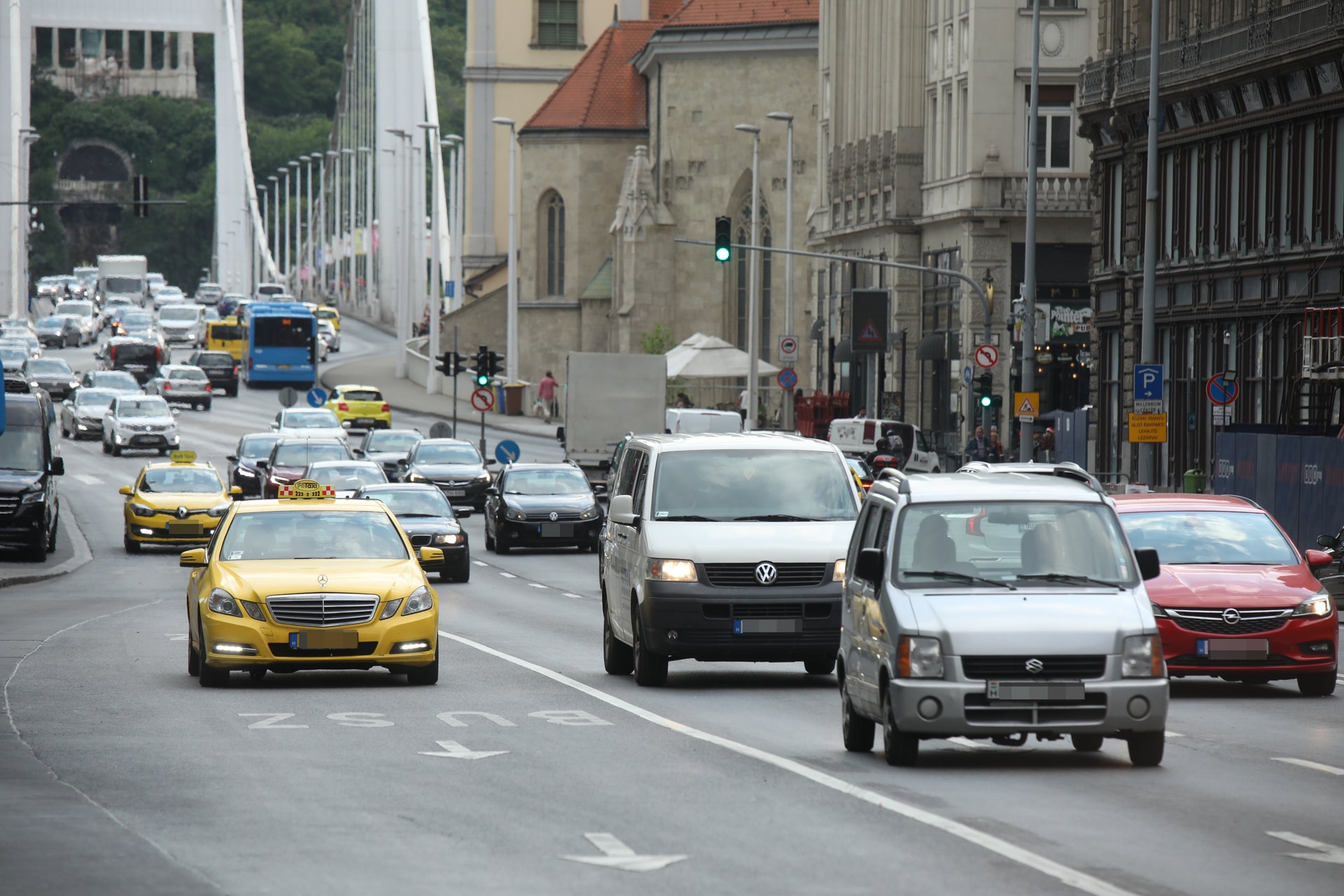 Elképesztő, ahogy a levegőbe repült a Suzuki + VIDEÓ