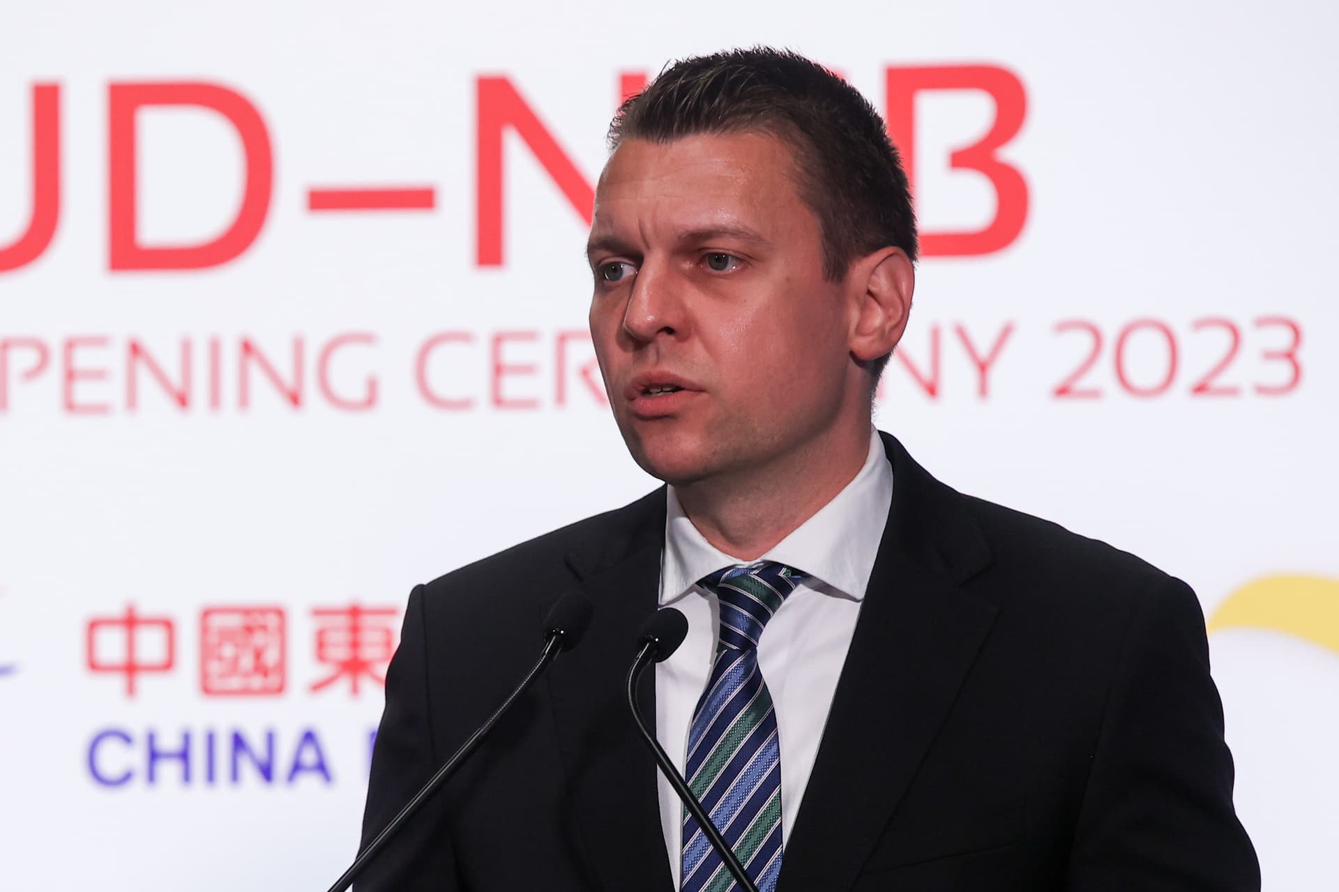 Menczer Tamás: „Gyurcsány úrnak megártott az önbizalom” + VIDEÓ
