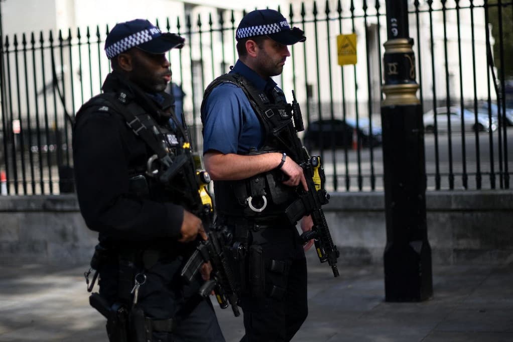 Négyen megsebesültek egy utcai lövöldözésben Londonban