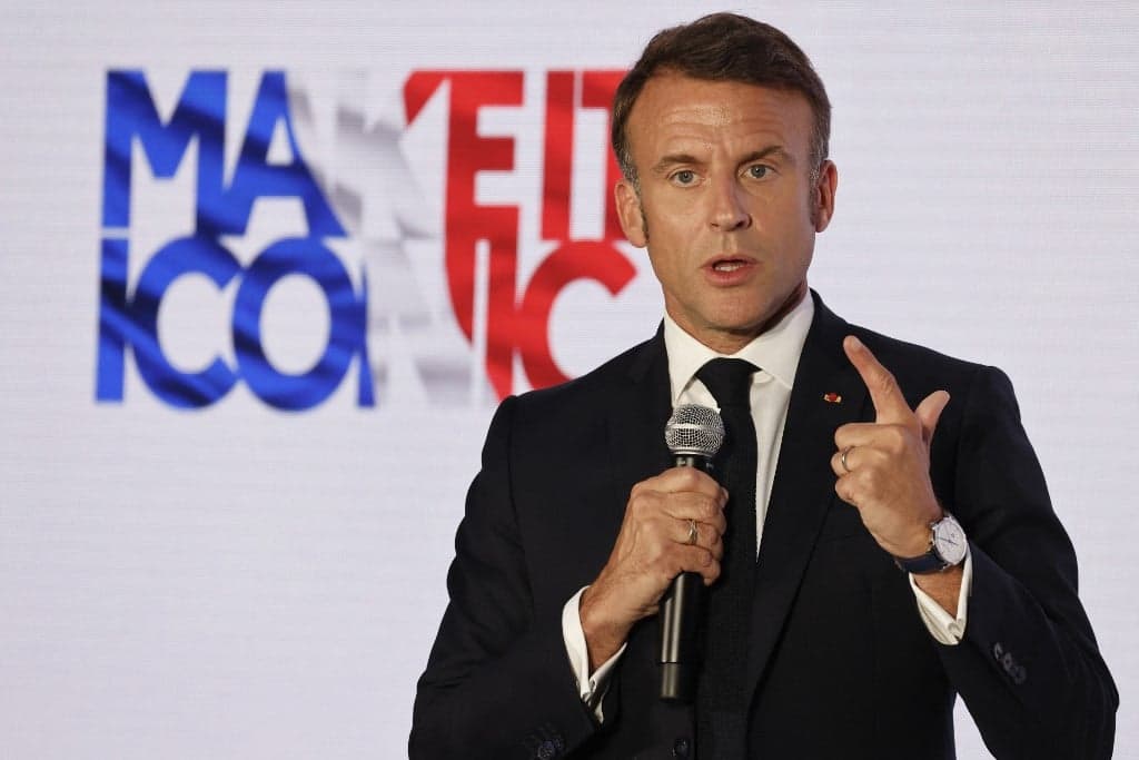 Atombombákkal védené Európát Macron