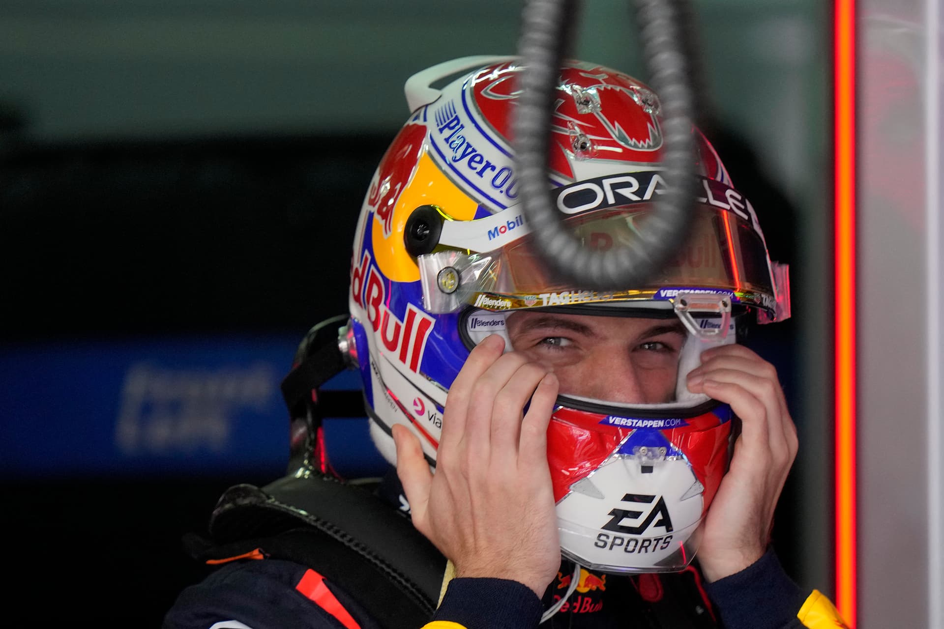Verstappen marad a Red Bullnál