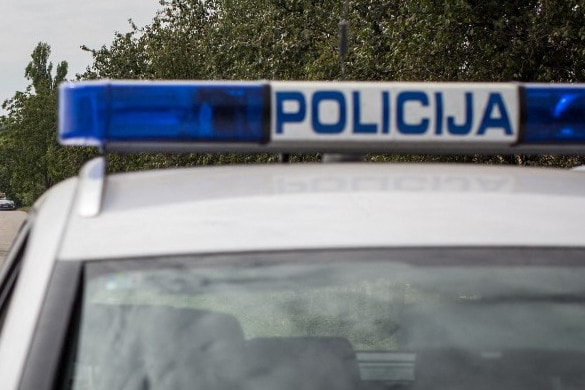 Betonkocka és fémrúd is előkerült