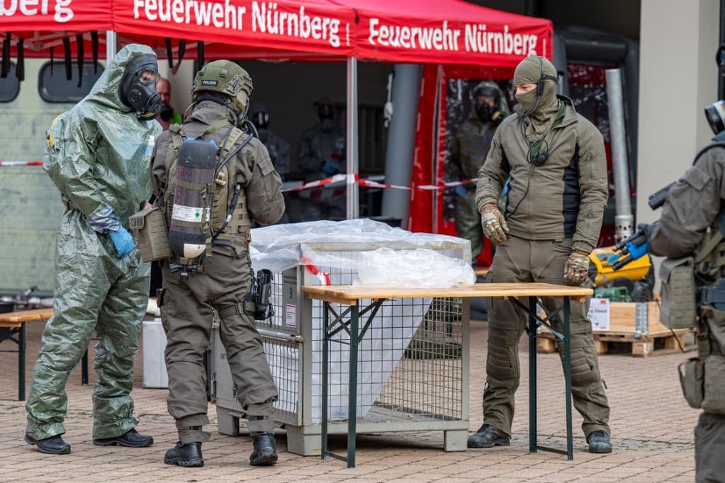 Terrortámadások veszélye miatt figyelmeztetik az embereket