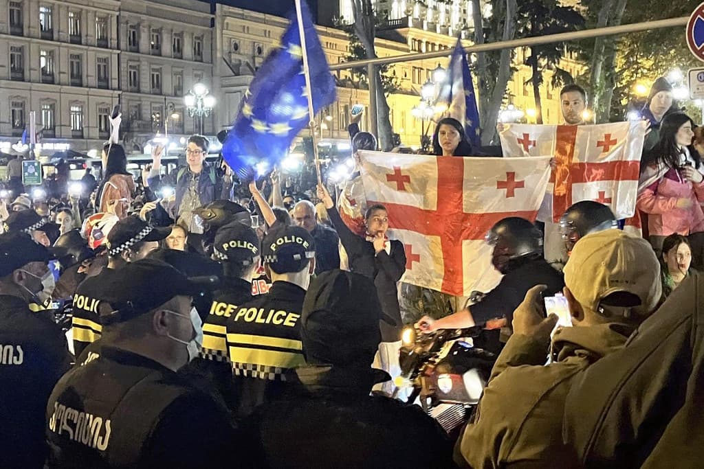 A „külföldiügynök-törvény” ellen tüntetnek Georgiában