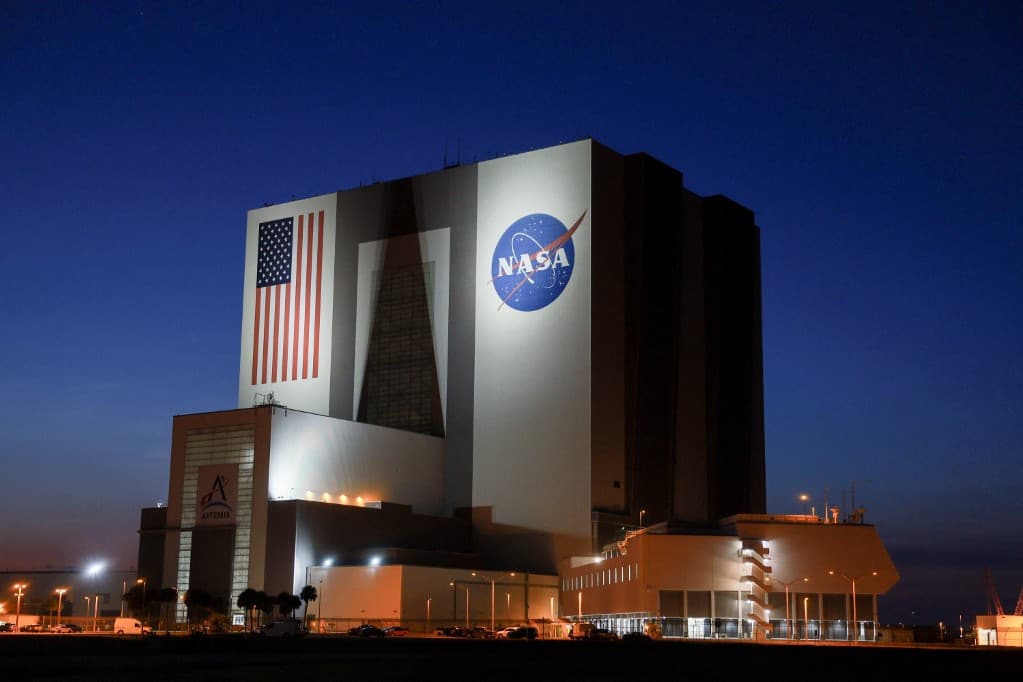 Donald Trump a közlekedési miniszterét nevezte ki ideiglenesen a NASA élére