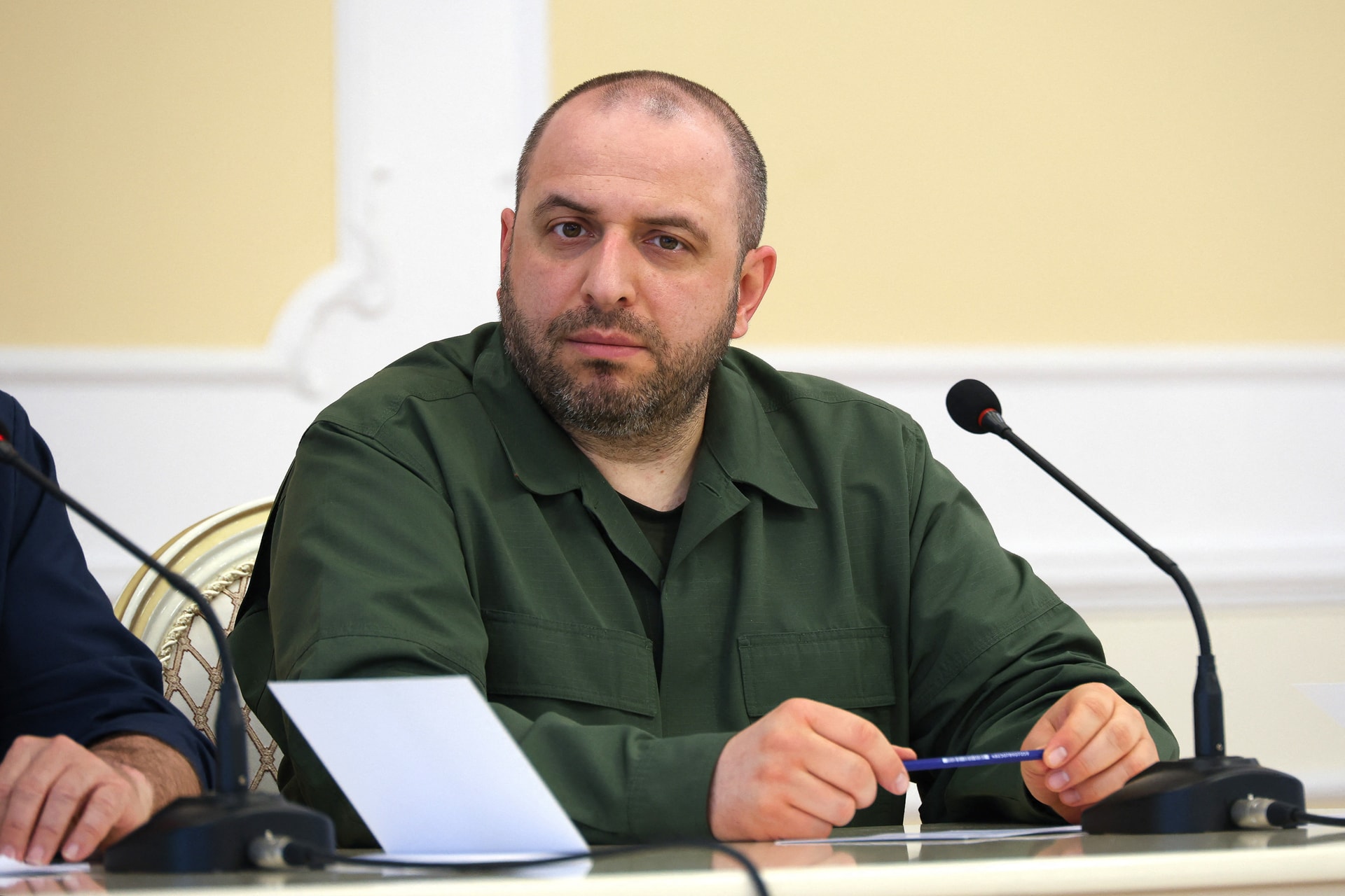 Az ukrán védelmi miniszter elbocsátotta négy helyettesét