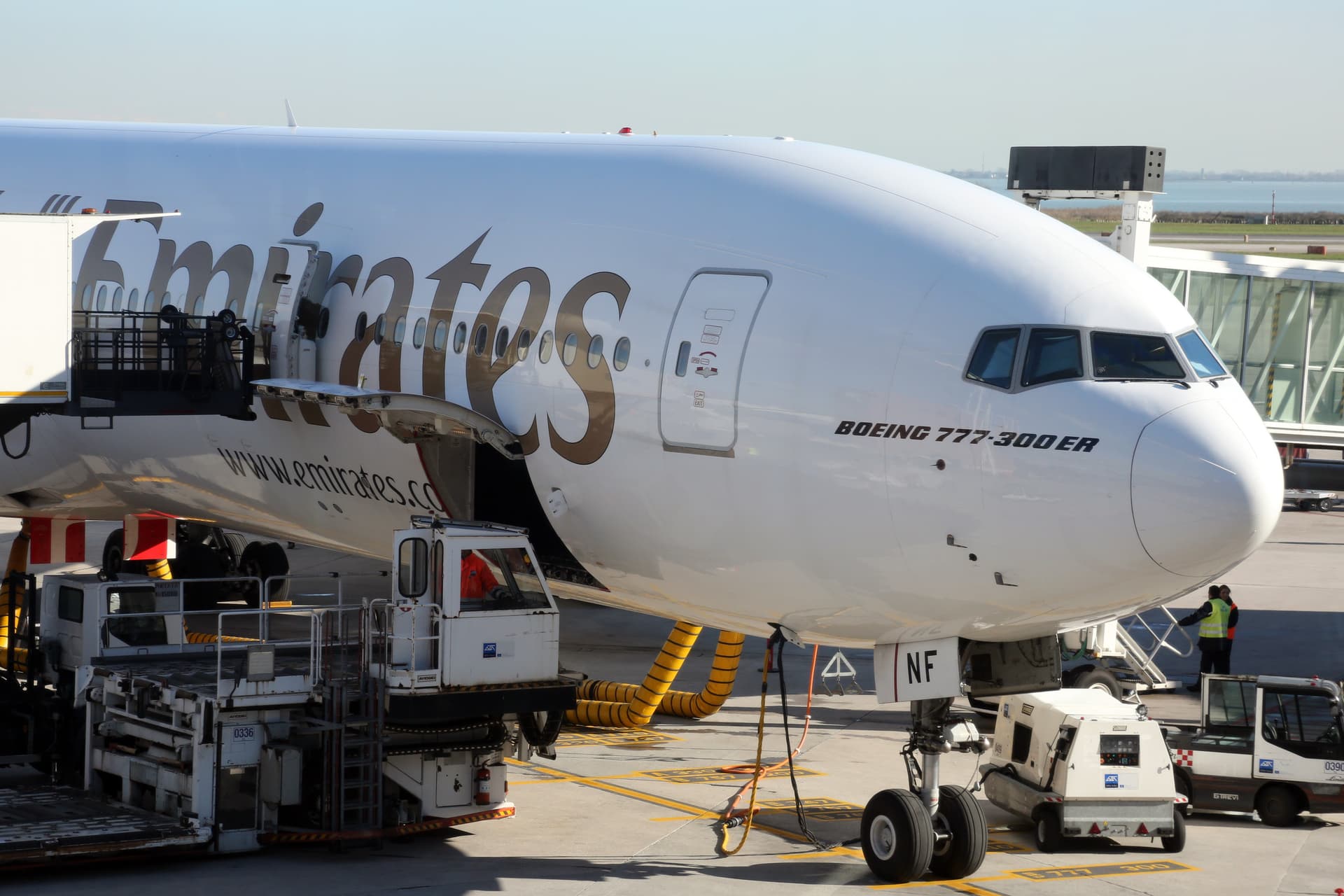 A Boeing cég felfüggeszti a 777X tesztrepüléseit