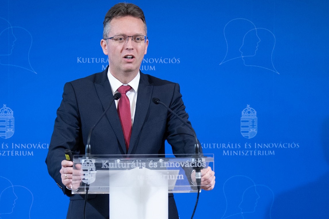 Hankó Balázs: Az év végéig húszezer álláskereső vehet részt egy felnőttképzési programban