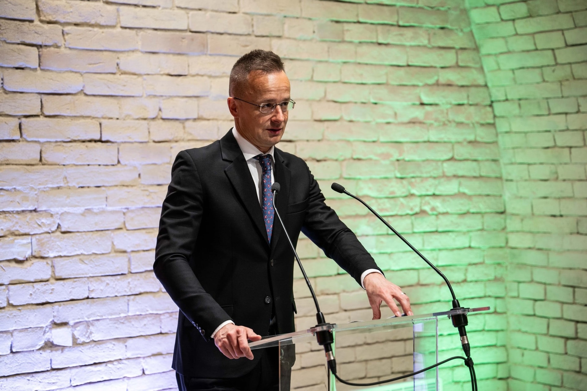 Magyarország fejlődési pályáját pozitívan befolyásolják a kínai elnökkel kötött megállapodások