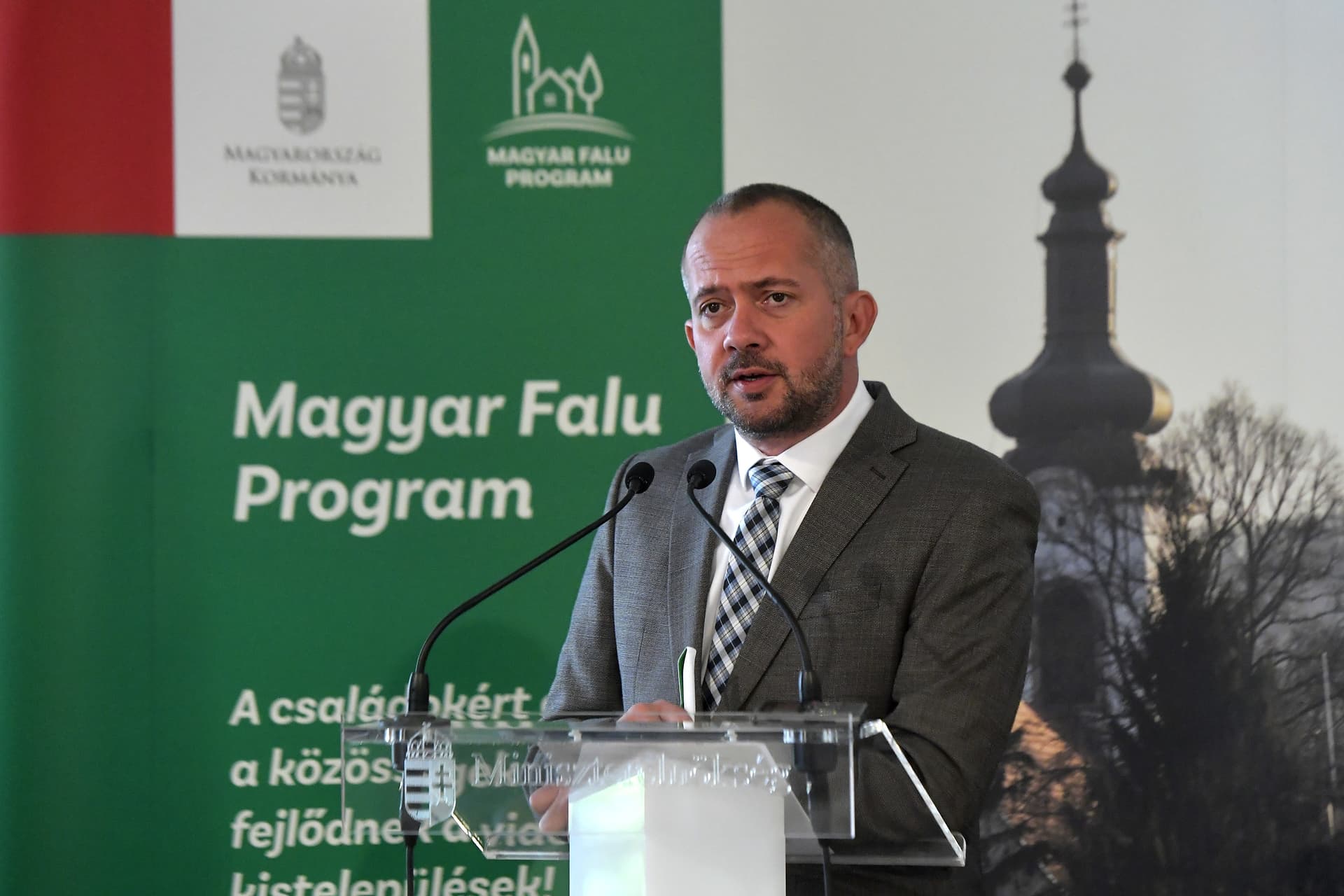 Gyopáros Alpár: A Magyar Falu Program fordulatot hozott a kistelepülések elnéptelenedésében