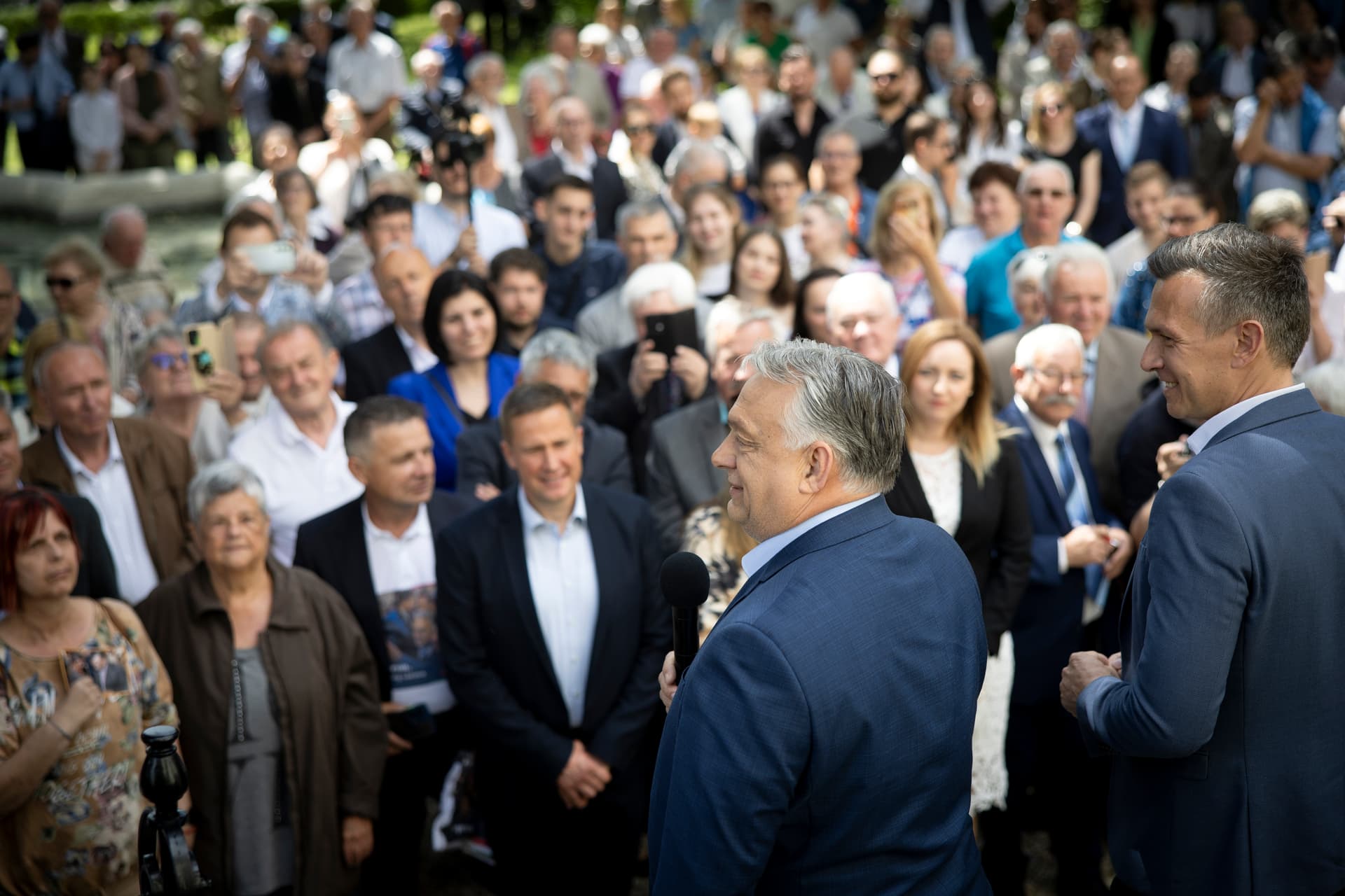 Orbán Viktor: Útjában állunk a nyerészkedőknek
