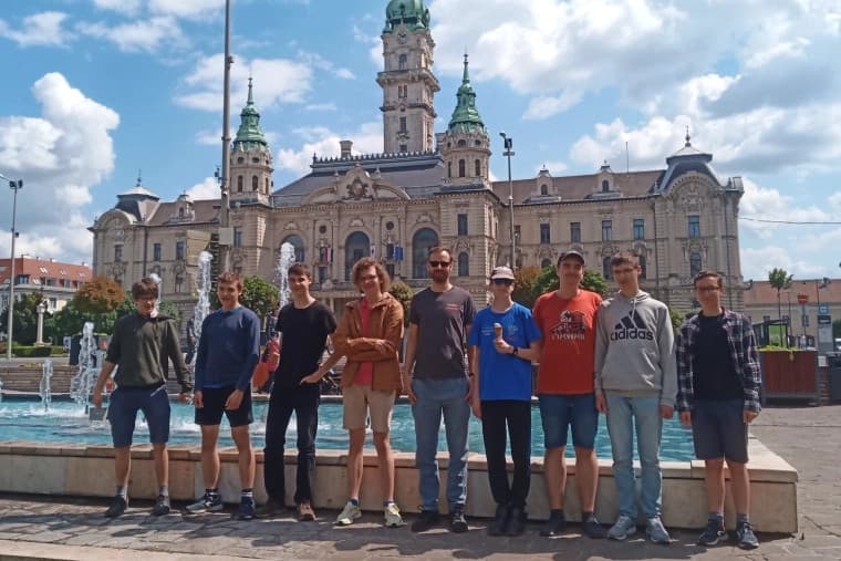 Először szerzett aranyérmet a nemzetközi informatikai csapatunk