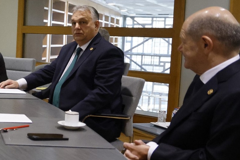 Orbán Viktor a német kancellárral tárgyal