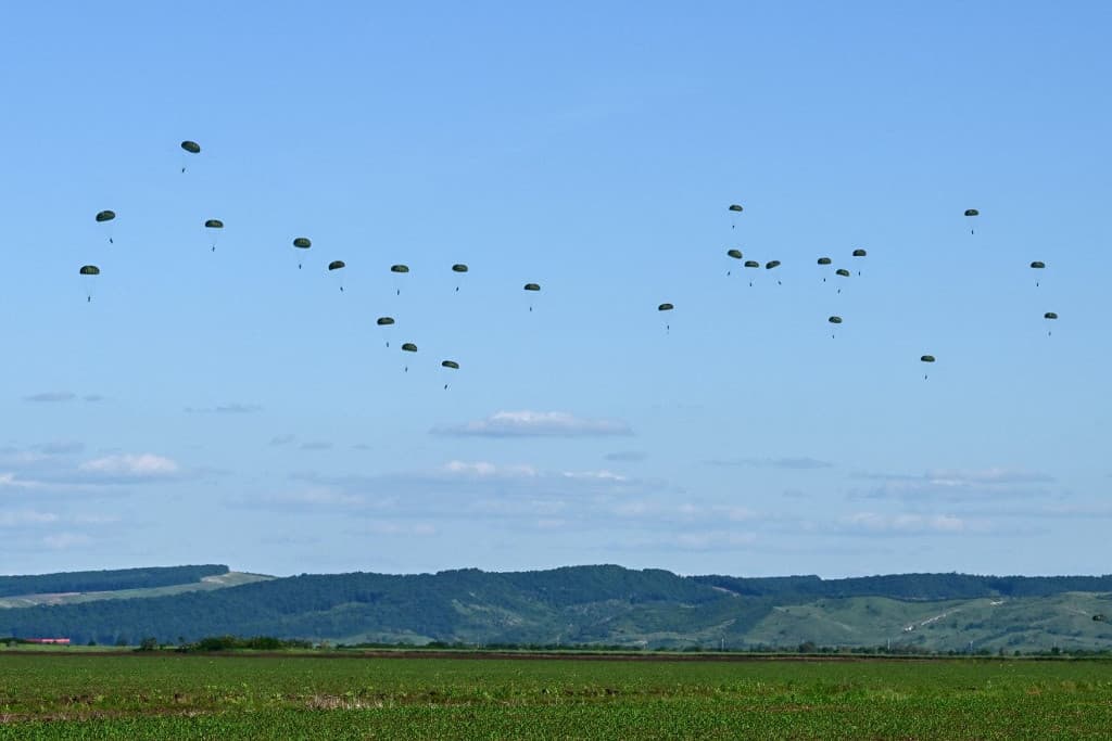 Új logisztikai folyosókat nyit a NATO