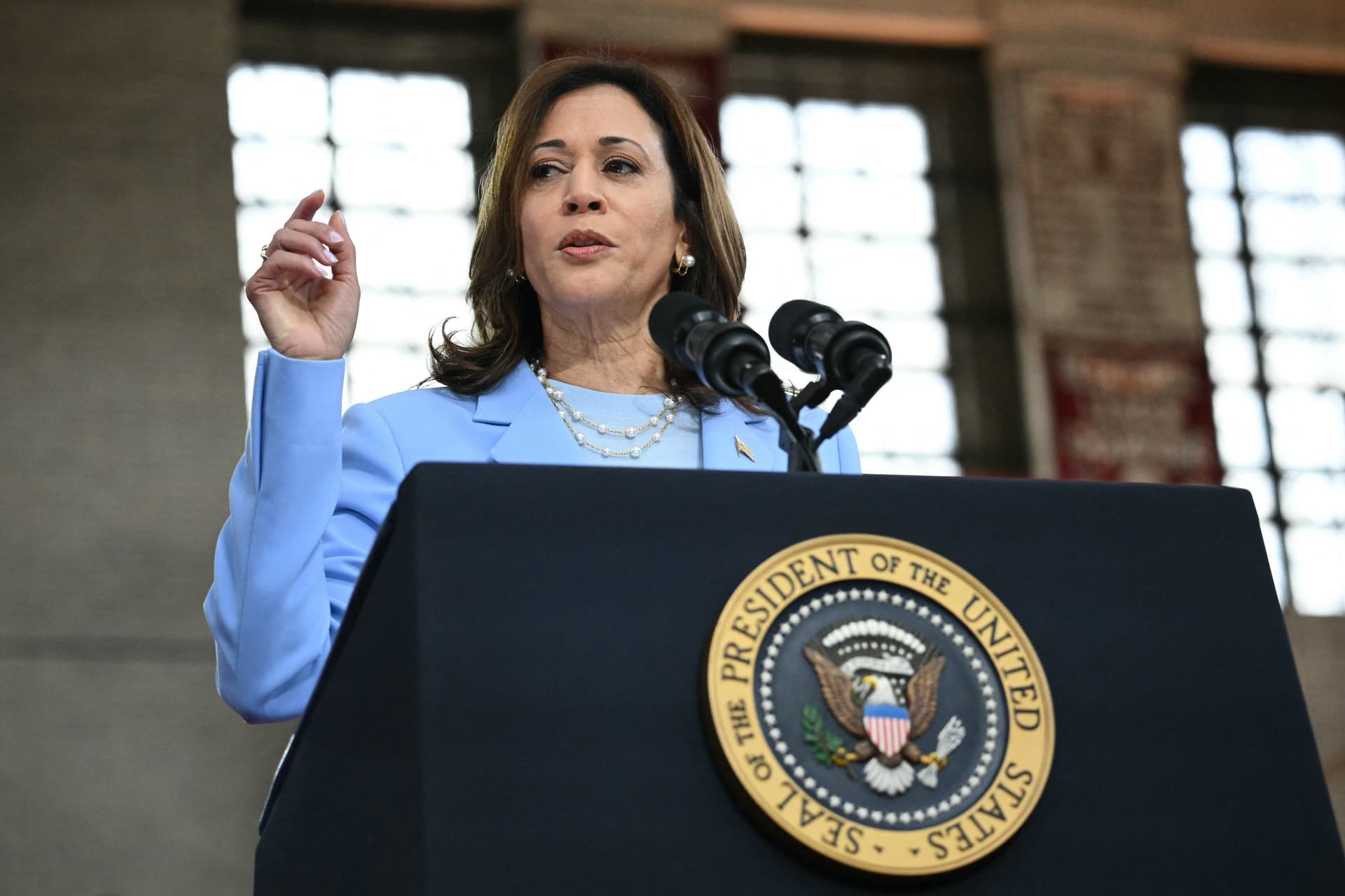 Kamala Harris: Indulok az elnökjelölti posztért