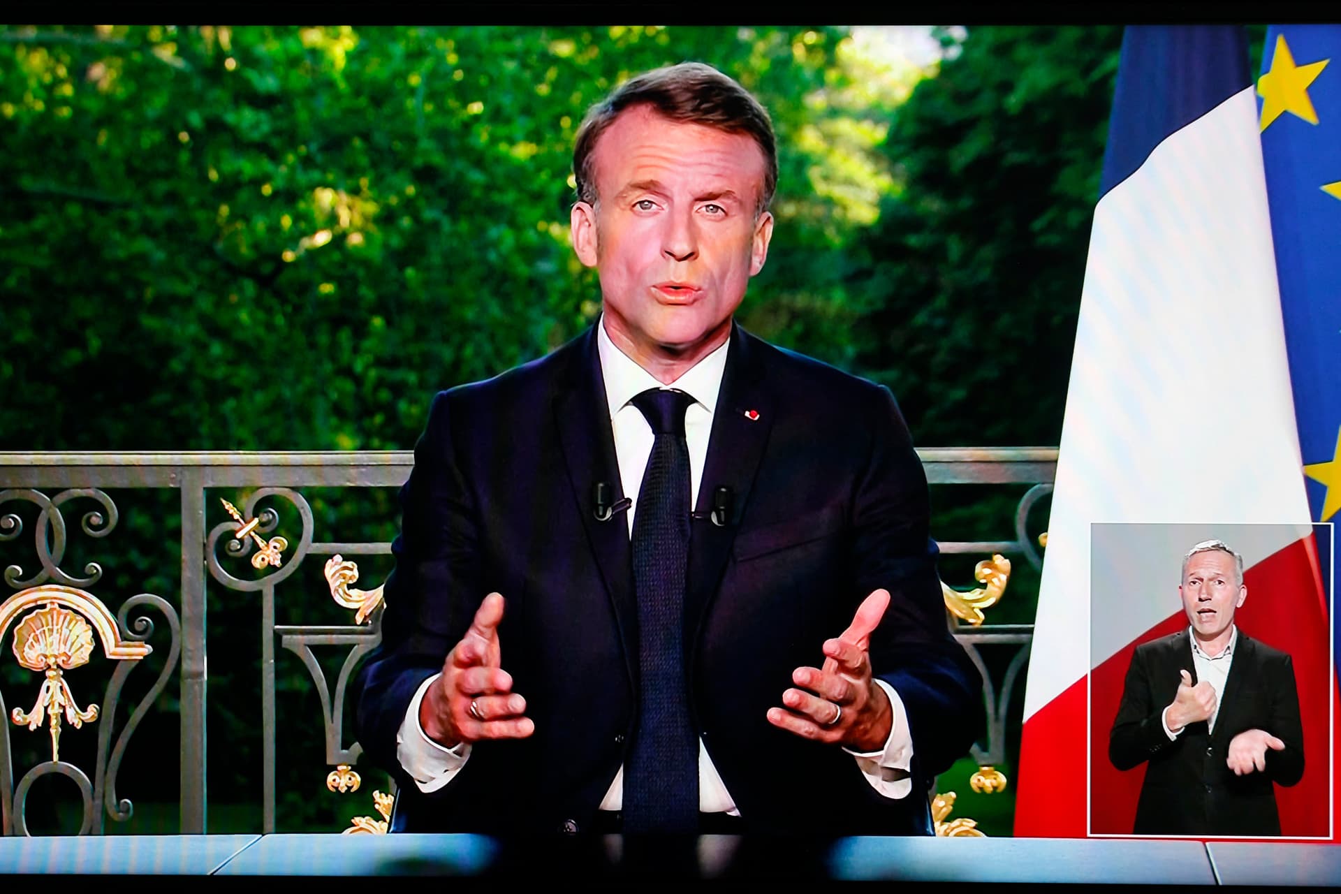 Macron összefogást kér a szélsőségek ellen