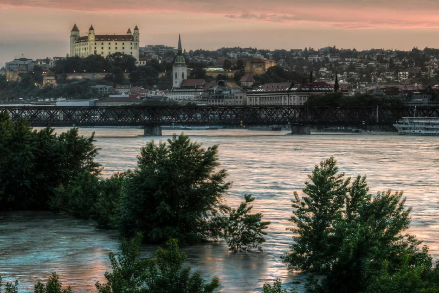 Áder János: Víztározók és csatornák kellenek