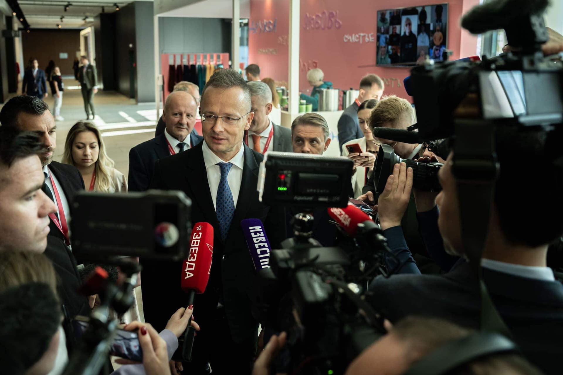 Szijjártó Péter: Aki az energiaellátásunkat veszélyezteti, a szuverenitásunkat támadja