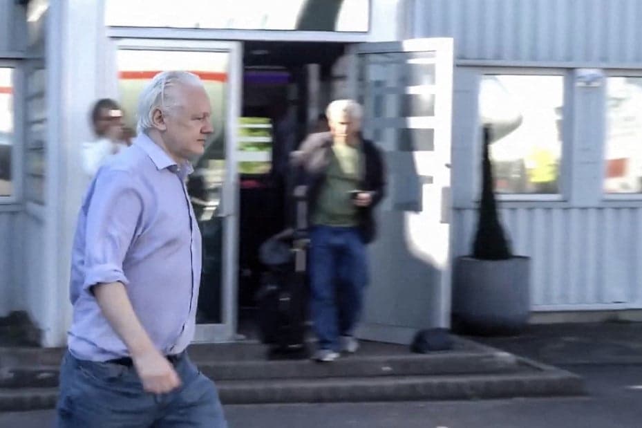 Vádalku alapján szabadon hazatérhet Julian Assange