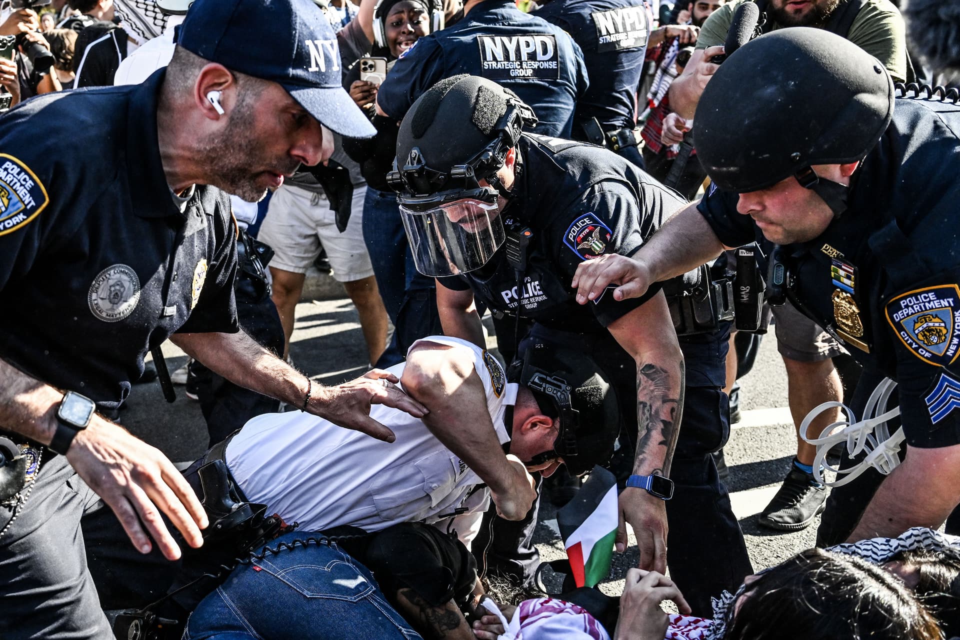 Palesztinpárti tüntetők betörtek a New York-i Brooklyn Múzeumba