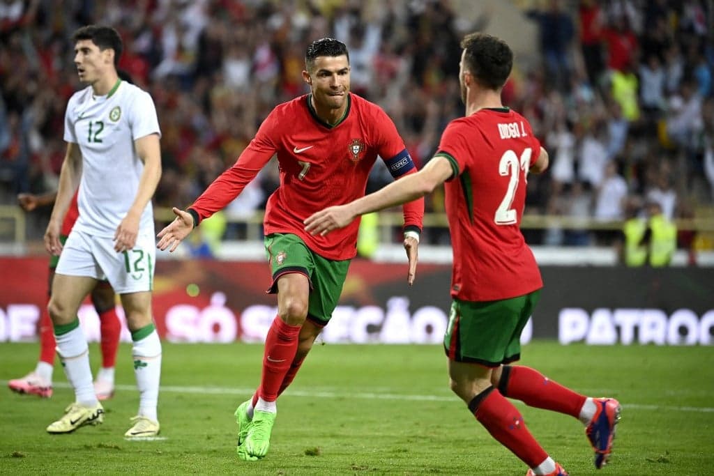 CR7 duplázott, világrekordot döntött, és győzelemre segítette a portugál válogatottat