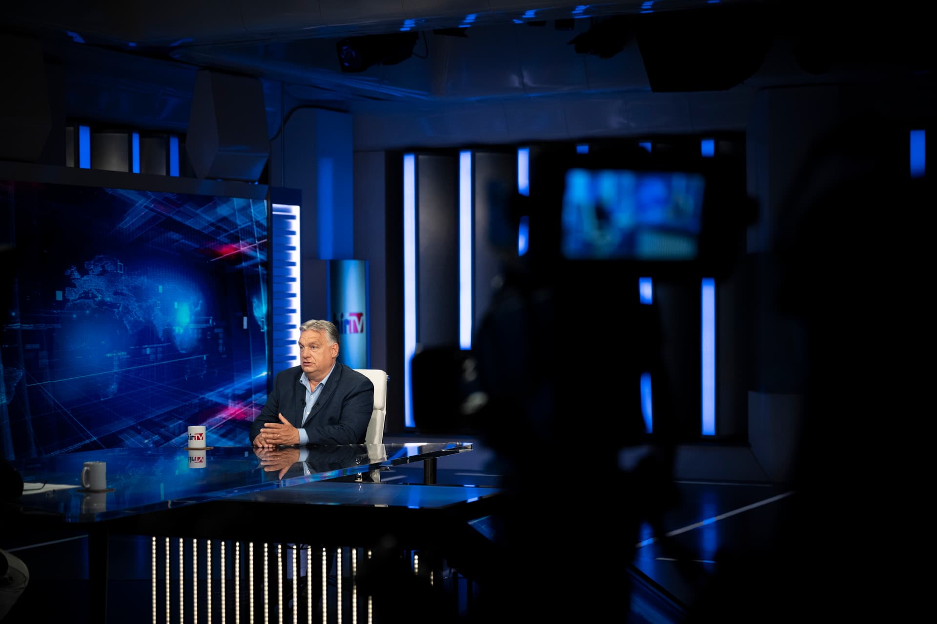 Orbán Viktor: Változás nélkül néhány hónapra lehetünk a háborútól