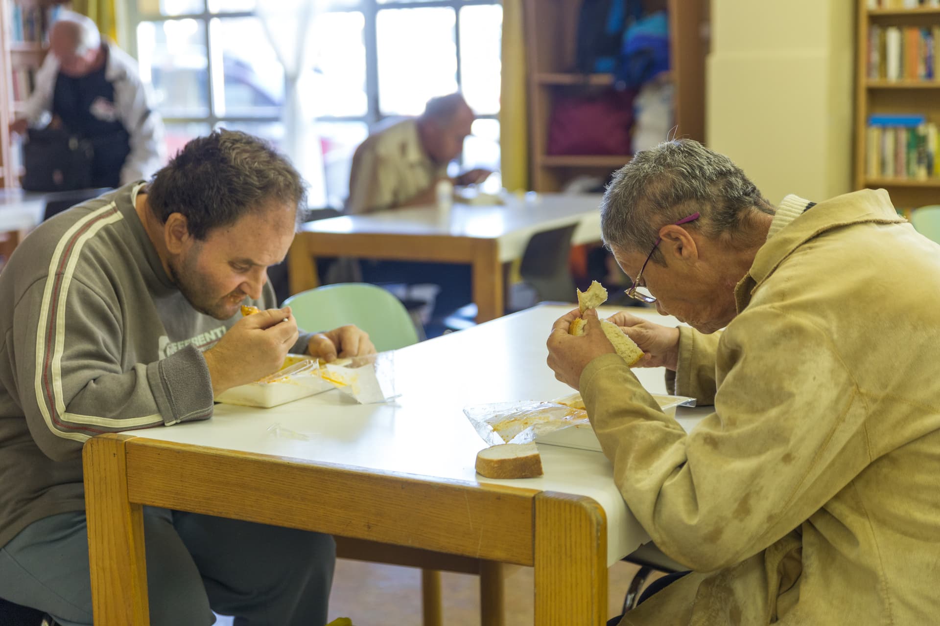 A kormány 400 millió forinttal támogatja a hajléktalanellátást