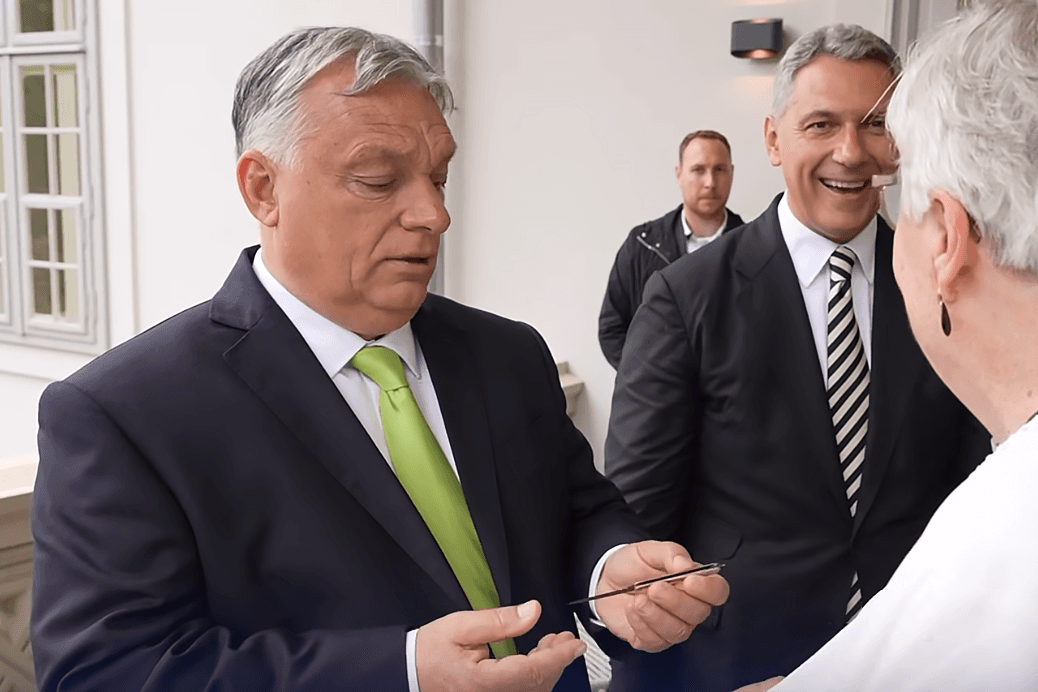 Tisza-ajándék Orbán Viktornak