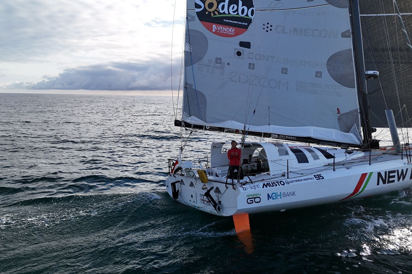 Vendée Globe: Weöres Szabolcs folytatja a versenyt