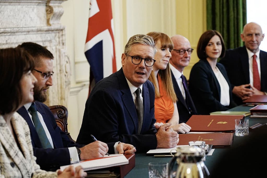 London szankciókat jelentett be orosz illetékesek és intézmények ellen