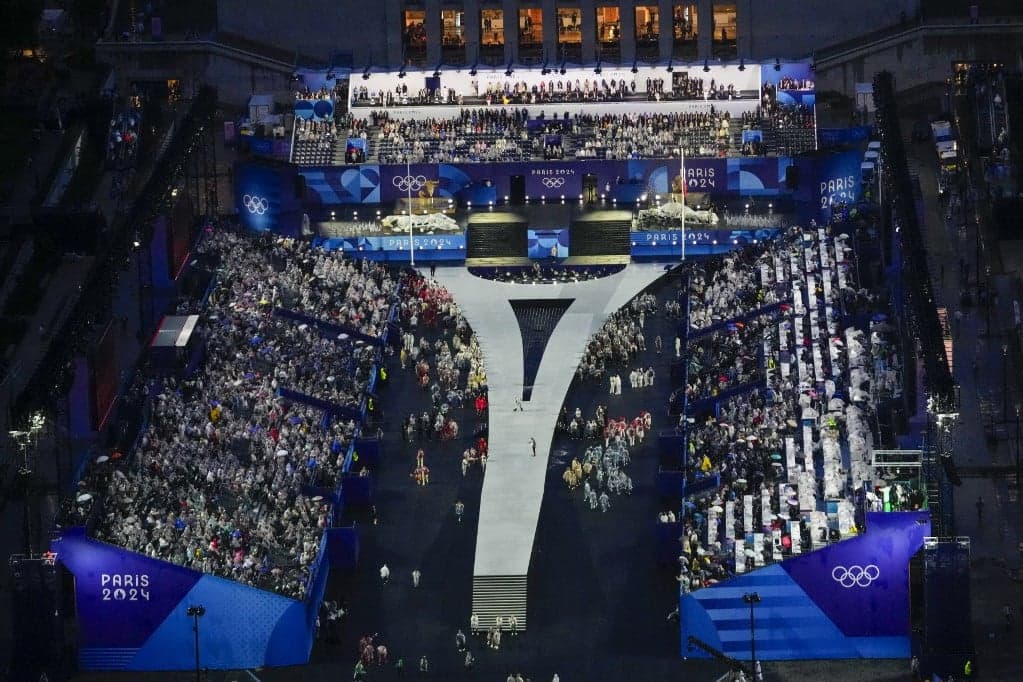 Ügyészségi vizsgálat indult az olimpia megnyitó rendezője és szereplői elleni zaklatások ügyében