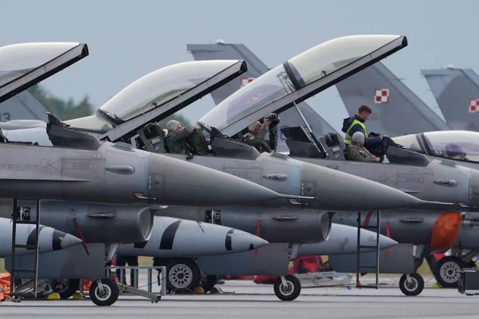 Norvégia hat F–16-os harci repülőgépet ad Ukrajnának