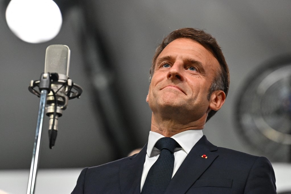Macron szerint nem politikai döntésről van szó