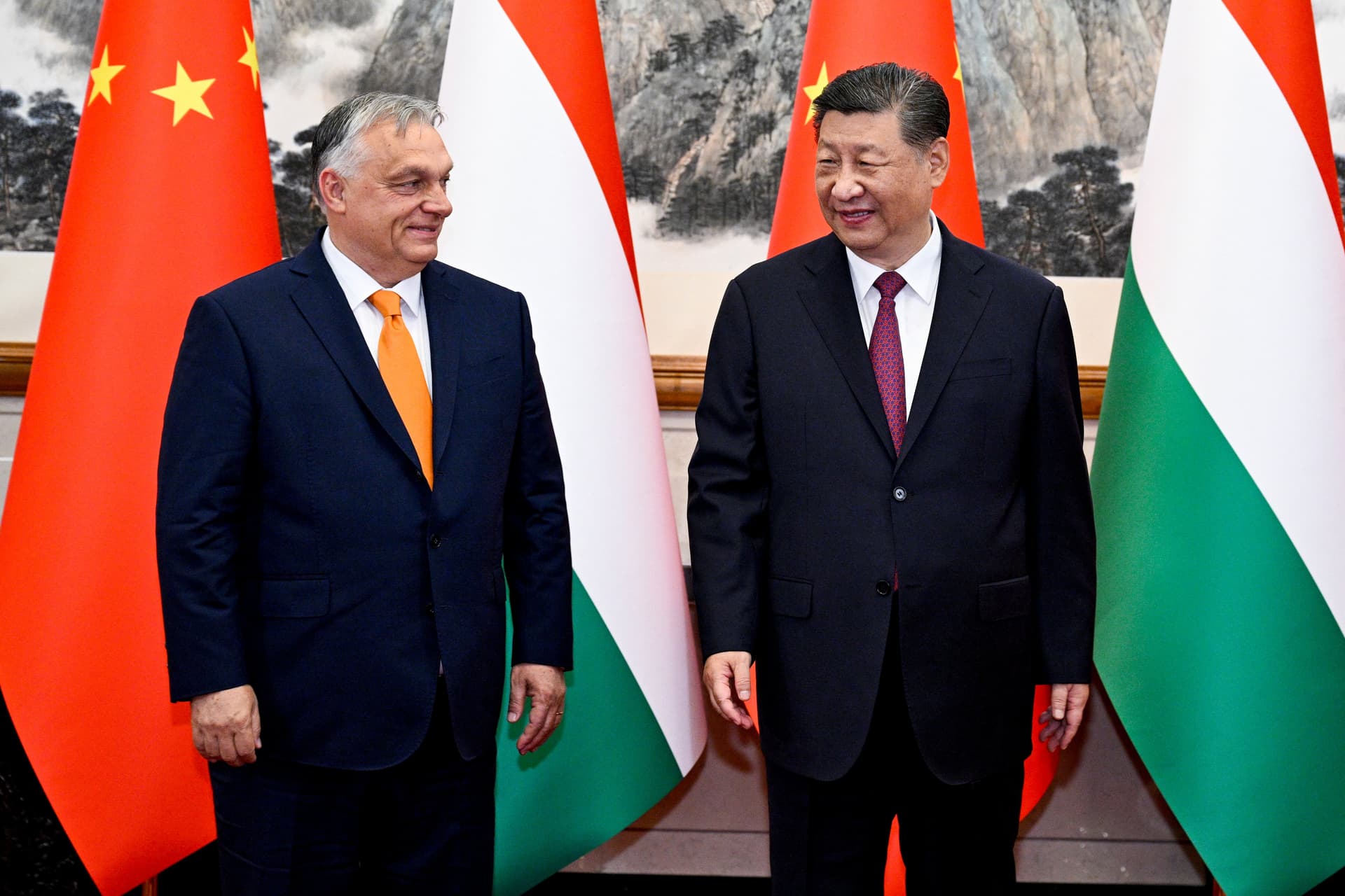 A német alkancellár szerint Orbán Viktor magyar miniszterelnök nem Európa nevében tárgyalt Pekingben