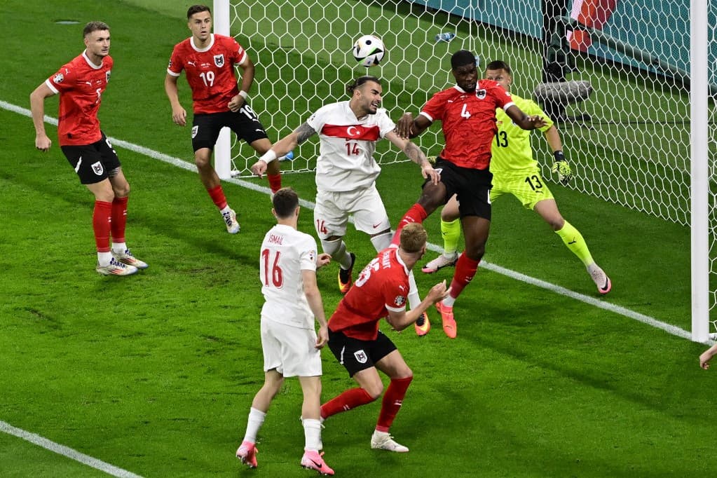 Bravúr: Demiral továbblőtte Törökországot