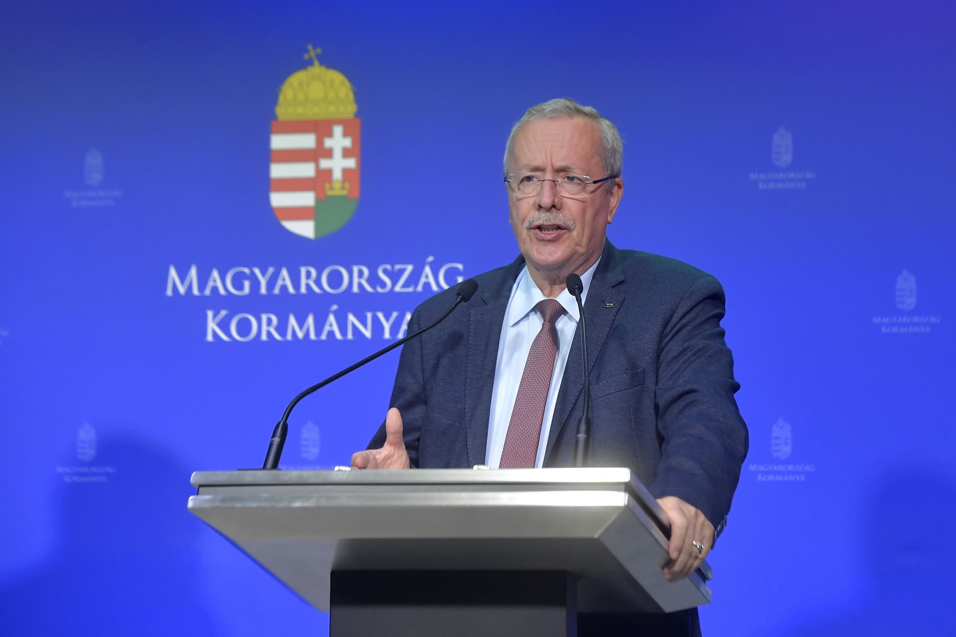 Bakondi György: A Patrióták Európáért frakció segíthet az illegális migráció megakadályozásában