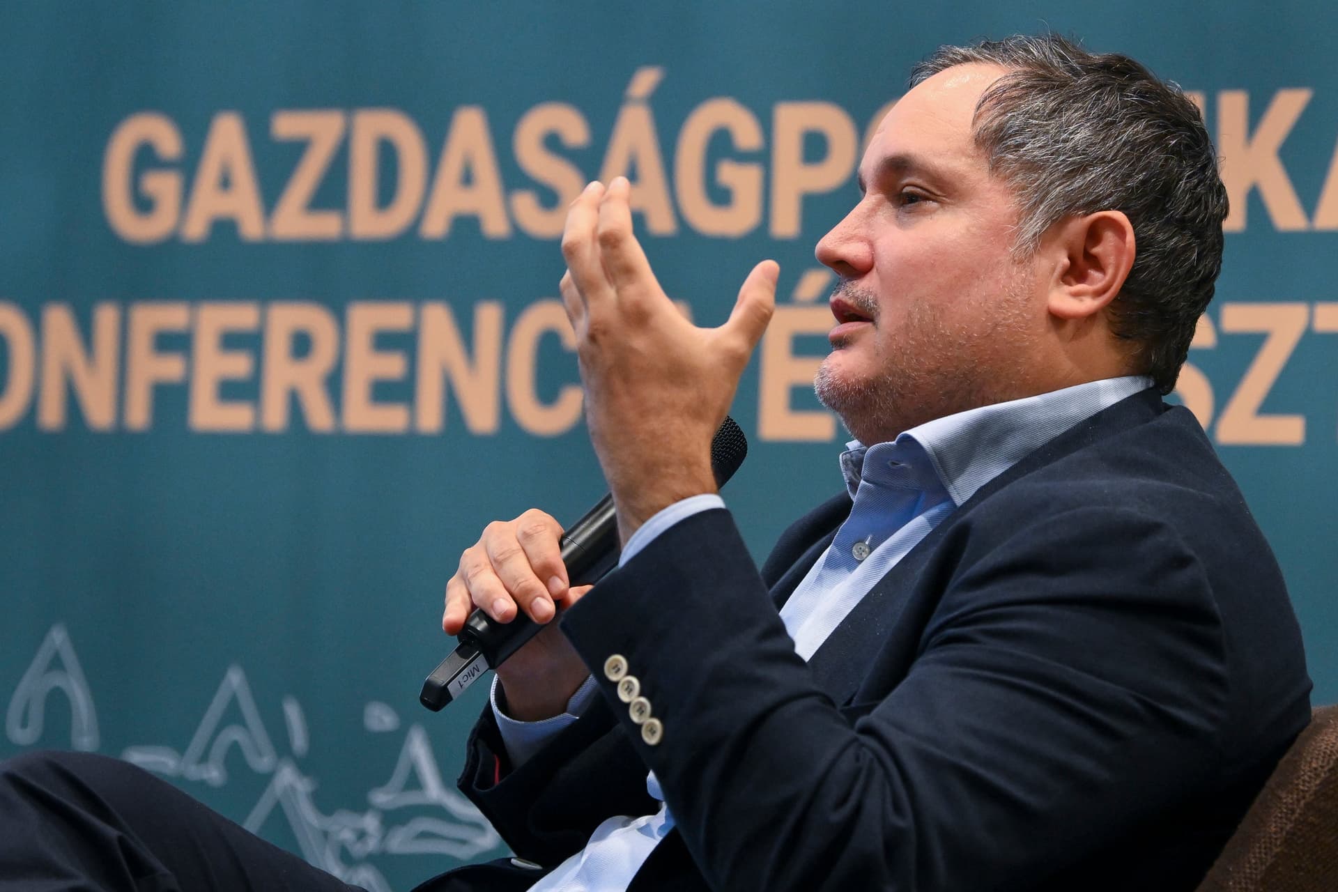 Nagy Márton: A légi közlekedés problémáinak felszámolása érdekében azonnali cselekvésre és célzott akciótervre van szükség
