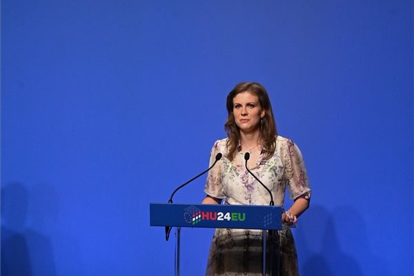 Raisz Anikó: A környezeti célok elérése érdekében tett lépéseknek a versenyképességet is erősíteniük kell