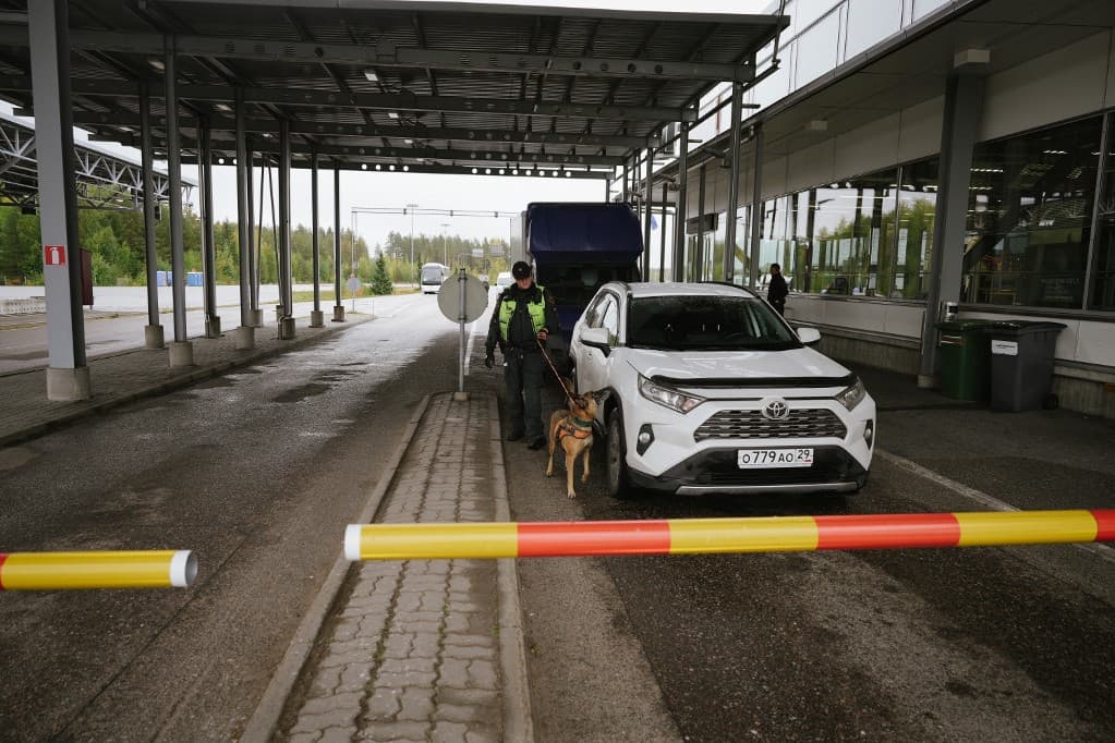 Finnország fenntartja magának a jogot, hogy azt engedjen be a határon, akit akar