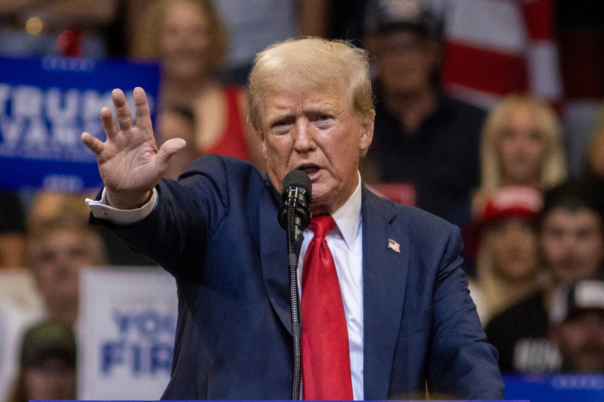 Donald Trump emelné az importvámokat