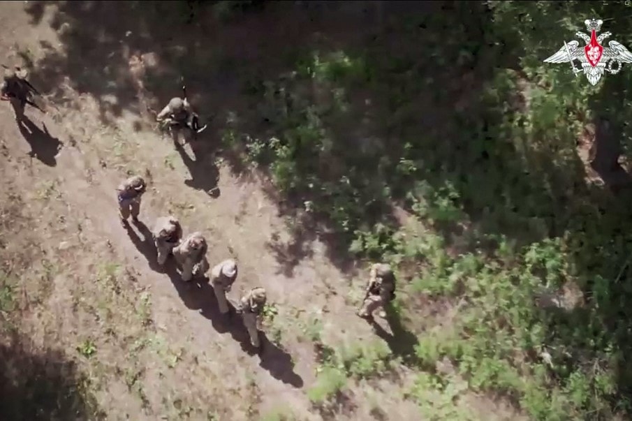 Financial Times: az ukrán katonák Zelenszkijt okolják a gyors orosz előretörésért a Donbasszban
