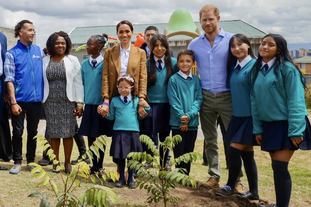 A kamerák előtt rendezett jelenetet Meghan