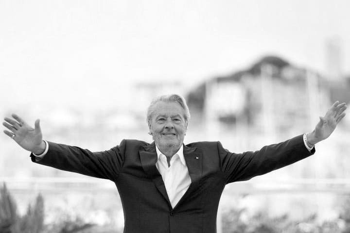 Szűk családi körben helyezik örök nyugalomra Alain Delont