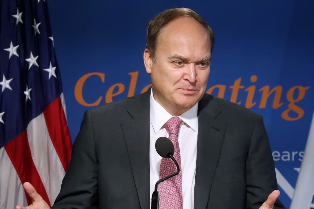 Antonov: A Biden-kormányzat nukleáris katasztrófába sodorja a világot