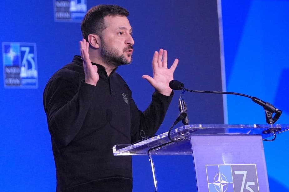 Nagy hatótávolságú fegyverek Oroszország elleni bevetését sürgette az ukrán elnök