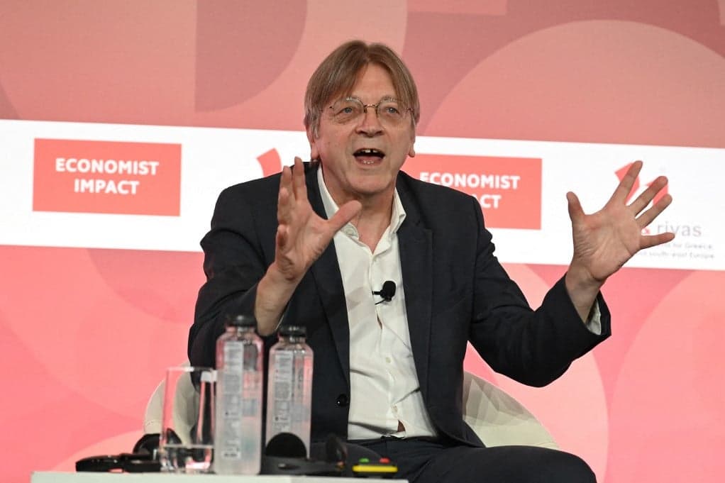 Guy Verhofstadt már nem Orbánnal foglalkozik