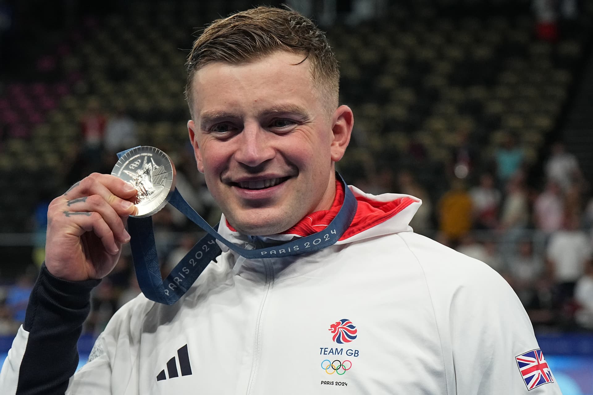 Férgek nyüzsögtek a párizsi olimpiai faluban kapott ételükben, állítja a brit úszó