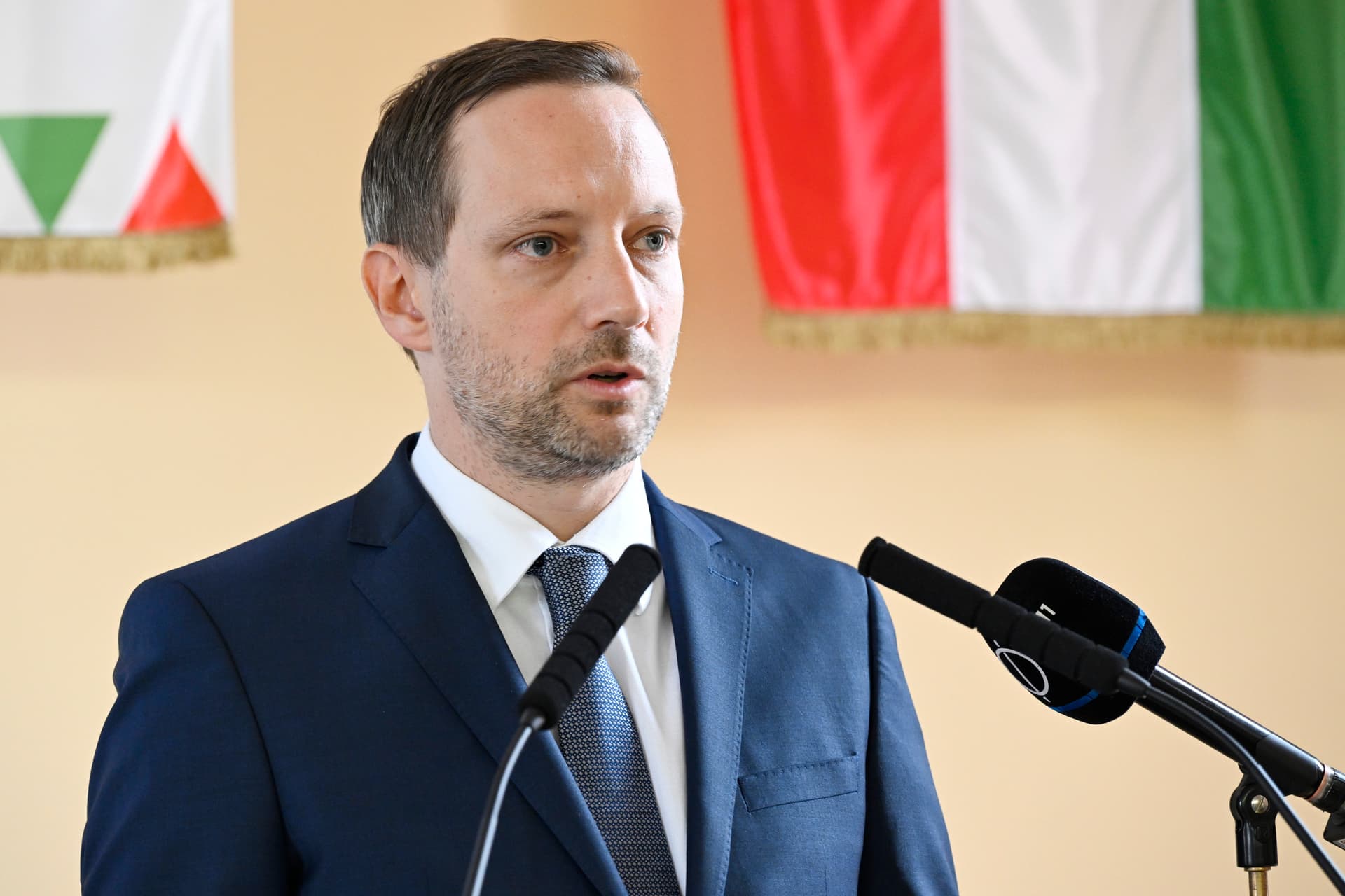Azbej Trisztán: Az emberi élet tisztelete köti össze a speciális mentőket