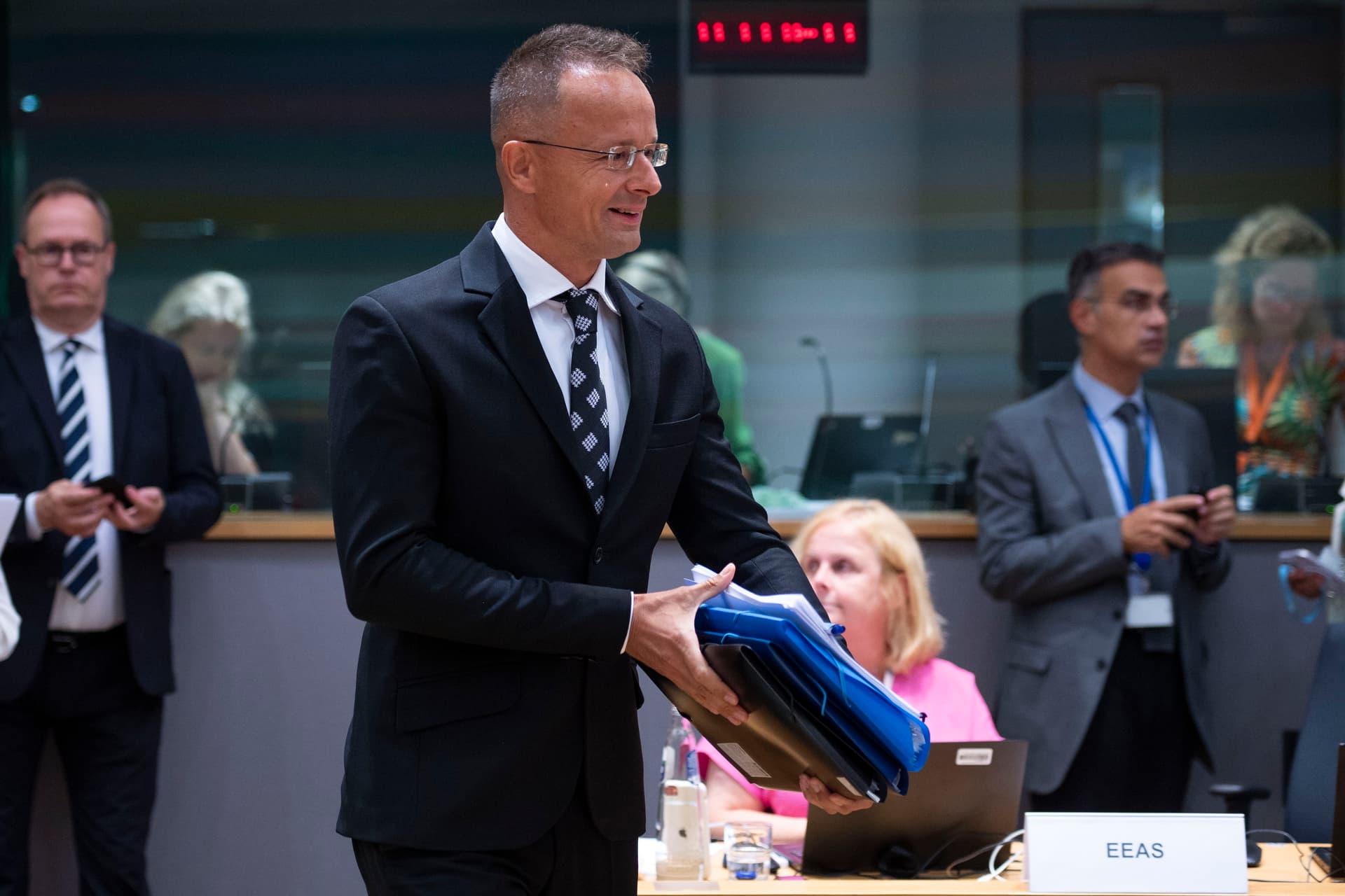 Szijjártó Péter: Brüsszelben teljesen hiányzik a reális helyzetértékelés, és tombol a háborús pszichózis + VIDEÓ